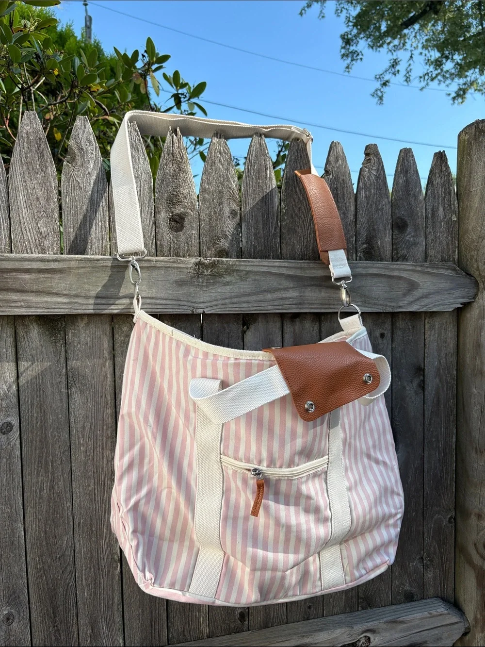 Cuffy’s Cape Cod large insulated pink stripe tote. NWT!